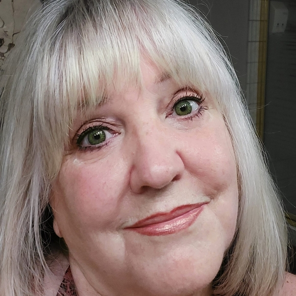 Meet your Posher, Jeanine - Picture 1 of 1